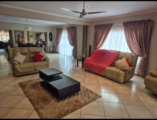 3 BEDROOM HOUSE FOR SALE IN PRIMROSE HILL
